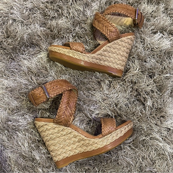 Stuart Weitzman Elixir Tan Leather Braided Wedges - Picture 9 of 14